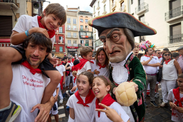 Salida de la Comparsa de Gigantes y Cabezudos este domingo 14 de julio.