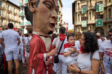 Salida de la Comparsa de Gigantes y Cabezudos este domingo 14 de julio.