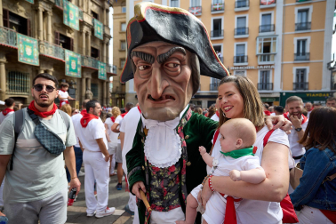 Salida de la Comparsa de Gigantes y Cabezudos este domingo 14 de julio.
