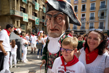 Salida de la Comparsa de Gigantes y Cabezudos este domingo 14 de julio.