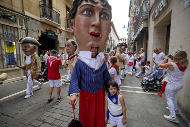 Salida de la Comparsa de Gigantes y Cabezudos este domingo 14 de julio.