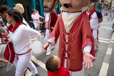 Salida de la Comparsa de Gigantes y Cabezudos este domingo 14 de julio.