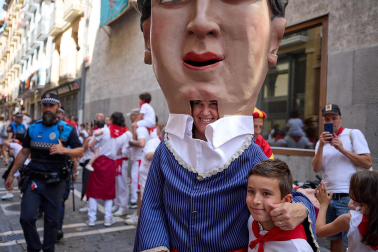Salida de la Comparsa de Gigantes y Cabezudos este domingo 14 de julio.