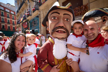 Salida de la Comparsa de Gigantes y Cabezudos este domingo 14 de julio.