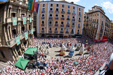 Salida de la Comparsa de Gigantes y Cabezudos este domingo 14 de julio.