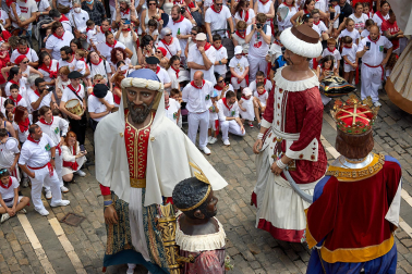 Salida de la Comparsa de Gigantes y Cabezudos este domingo 14 de julio.
