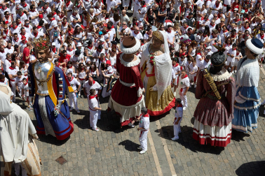 Salida de la Comparsa de Gigantes y Cabezudos este domingo 14 de julio.