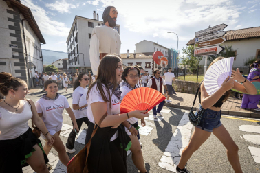 Imágenes del inicio de las fiestas de Irurtzun