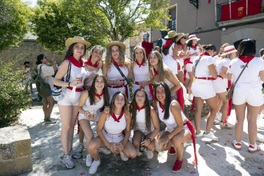 Fotos del cohete de las fiestas de Mélida. /