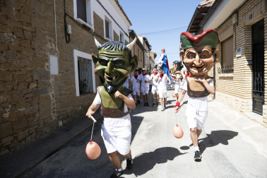 Fotos del cohete de las fiestas de Mélida. /