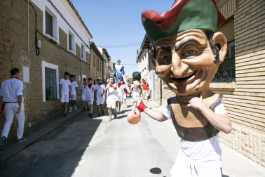 Fotos del cohete de las fiestas de Mélida. /