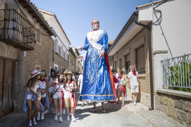 Fotos del cohete de las fiestas de Mélida. /