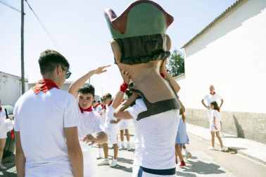 Fotos del cohete de las fiestas de Mélida. /