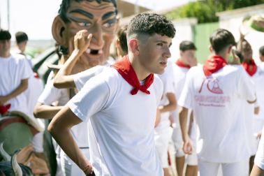 Fotos del cohete de las fiestas de Mélida. /