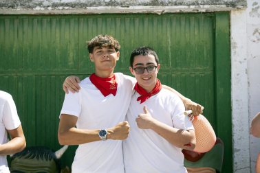 Fotos del cohete de las fiestas de Mélida. /