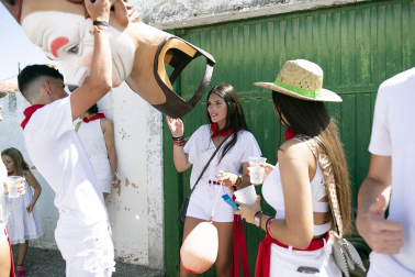Fotos del cohete de las fiestas de Mélida. /