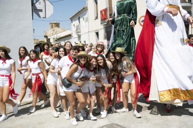 Fotos del cohete de las fiestas de Mélida. /
