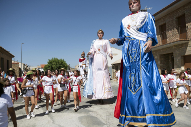 Fotos del cohete de las fiestas de Mélida. /