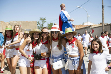 Fotos del cohete de las fiestas de Mélida. /