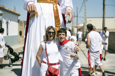 Fotos del cohete de las fiestas de Mélida. /