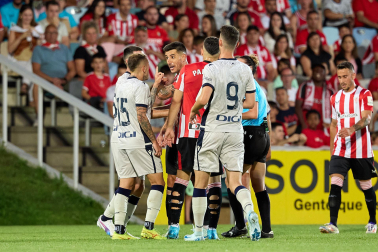 Fotos del partido entre Athletic y Osasuna en la Euskal Herriko Txapela en Barakaldo