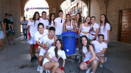 Imágenes del cohete de las fiestas de Arguedas