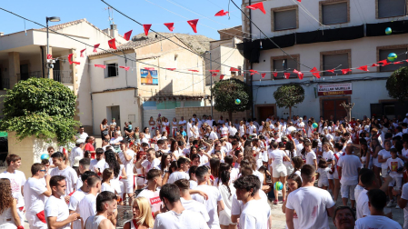 Imágenes del cohete de las fiestas de Arguedas