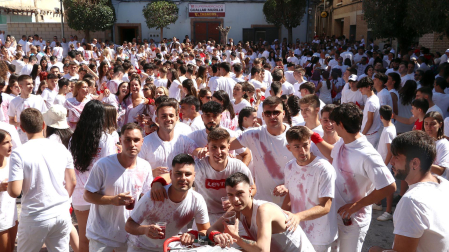 Imágenes del cohete de las fiestas de Arguedas