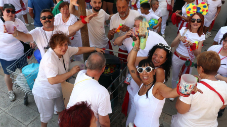 Imágenes del cohete de las fiestas de Arguedas