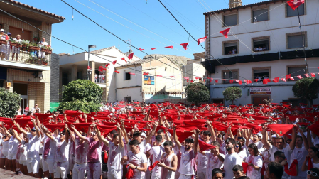 Imágenes del cohete de las fiestas de Arguedas