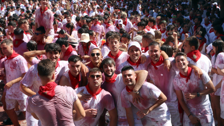 Imágenes del cohete de las fiestas de Arguedas