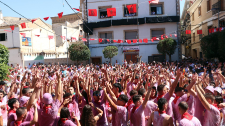Imágenes del cohete de las fiestas de Arguedas