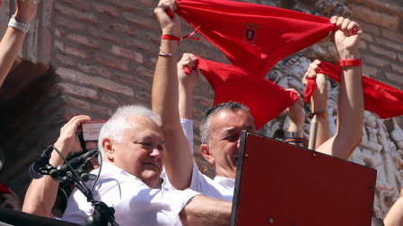 Imágenes del cohete de las fiestas de Arguedas