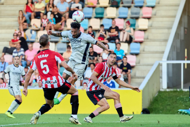 Fotos del partido entre Athletic y Osasuna en la Euskal Herriko Txapela en Barakaldo