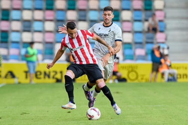 Fotos del partido entre Athletic y Osasuna en la Euskal Herriko Txapela en Barakaldo
