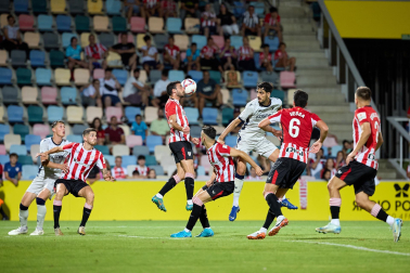 Fotos del partido entre Athletic y Osasuna en la Euskal Herriko Txapela en Barakaldo