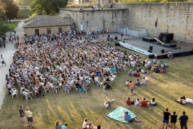 Siroco Circo ofreció su espectáculo 'L'appel du vide'.