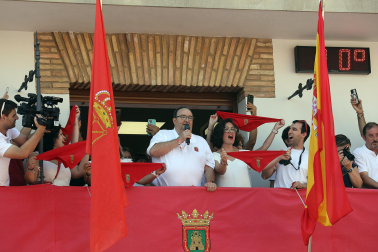 Cohete de inicio de las fiestas de Funes 2024.