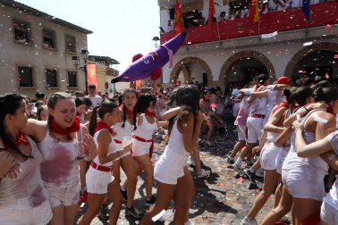 Cohete de inicio de las fiestas de Funes 2024.