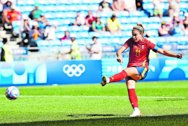 Alexia Putellas lanza un penalti en el partido por el bronce de los Juegos Olímpicos
