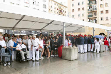 Fotos del cohete de fiestas de Burlada./