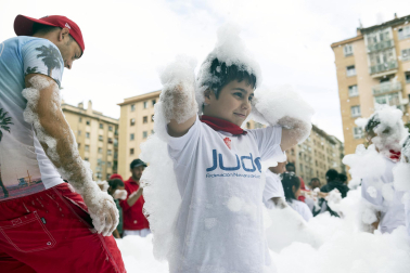 Fotos del cohete de fiestas de Burlada./