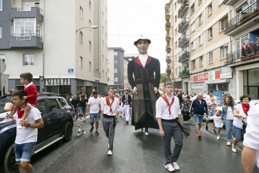 Fotos del cohete de fiestas de Burlada./