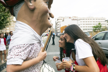 Fotos del cohete de fiestas de Burlada./