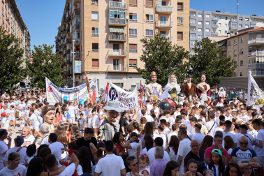 Fotos del cohete de fiestas de Burlada./