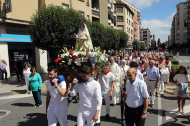 Fotos de la procesión en las fiestas de Burlada