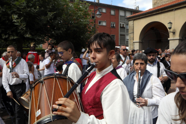 Fotos de la procesión en las fiestas de Burlada