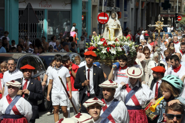 Fotos de la procesión en las fiestas de Burlada