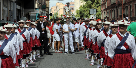 Fotos de la procesión en las fiestas de Burlada