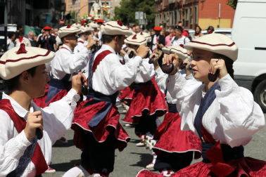Fotos de la procesión en las fiestas de Burlada